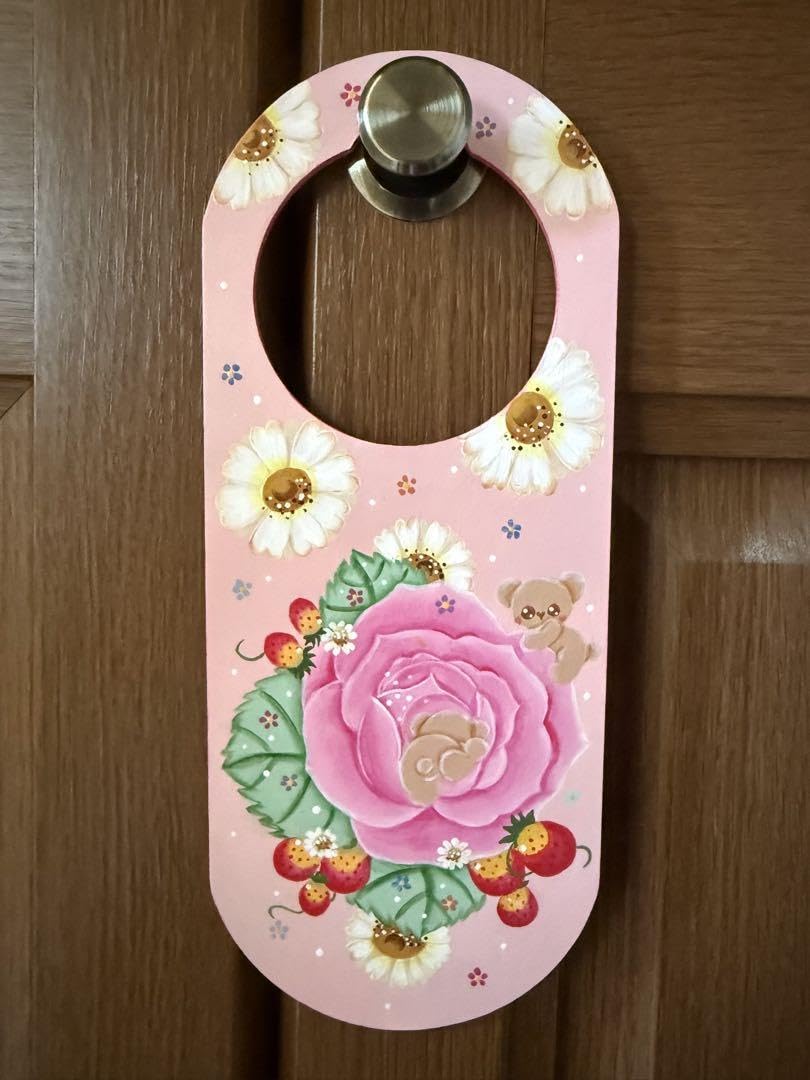 Amazon | トールペイント作品 ピンクの薔薇柄ドアプレート イチゴ柄